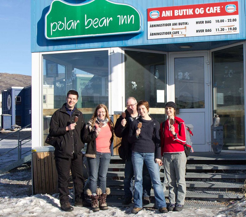 Jens Koblitz and Dr. Marianne Rasmussen, technician Mikkel Villum Jensen, project leader Dr. Kristin Laidre